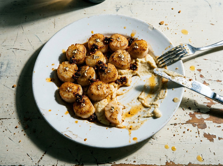 Gold Leaf Seared Scallops, made with Plateit Gold Leaf Chilli Crunch