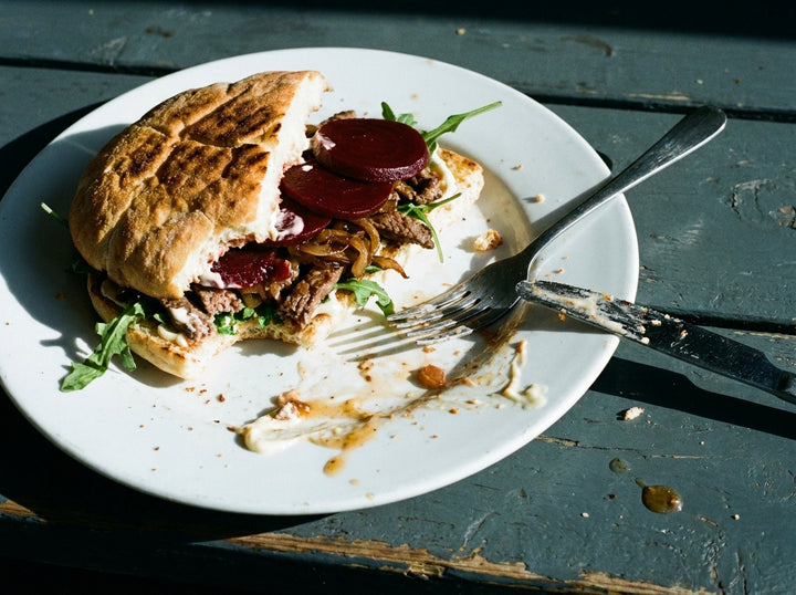Steak Sandwich with Beetroot, made with Plateit Voodoo Salt