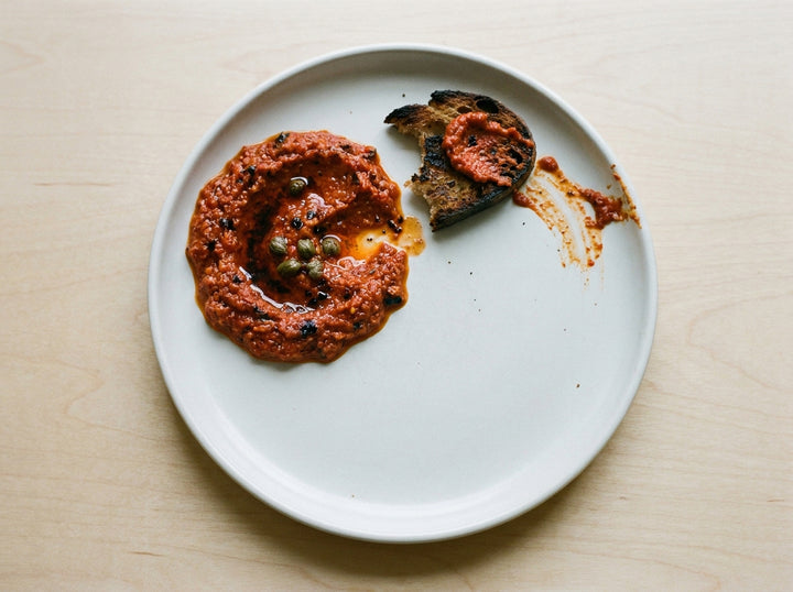 Italian Chilli Crunch Charred Tomato Dip made with Plateit Italian Chilli Crunch